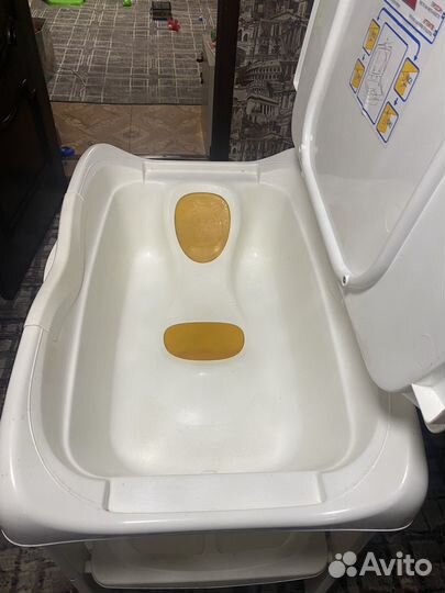 Пеленальный столик с ваночкой внутри