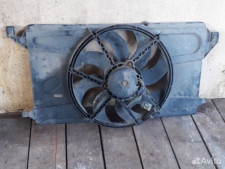 Вентилятор радиатора Форд Фокус 2