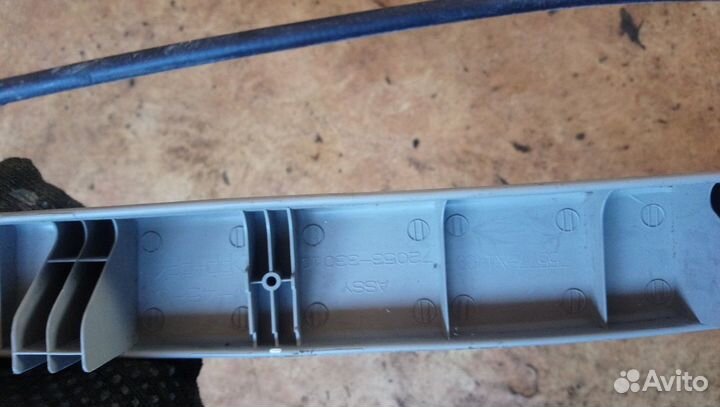 Ручка заднего сиденья правая левая Toyota Camry V4