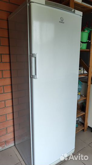 Морозильная камера Indesit sfr167nf.002