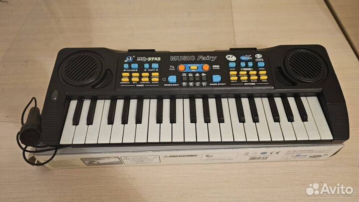 Игрушки,лего, столик, лампы