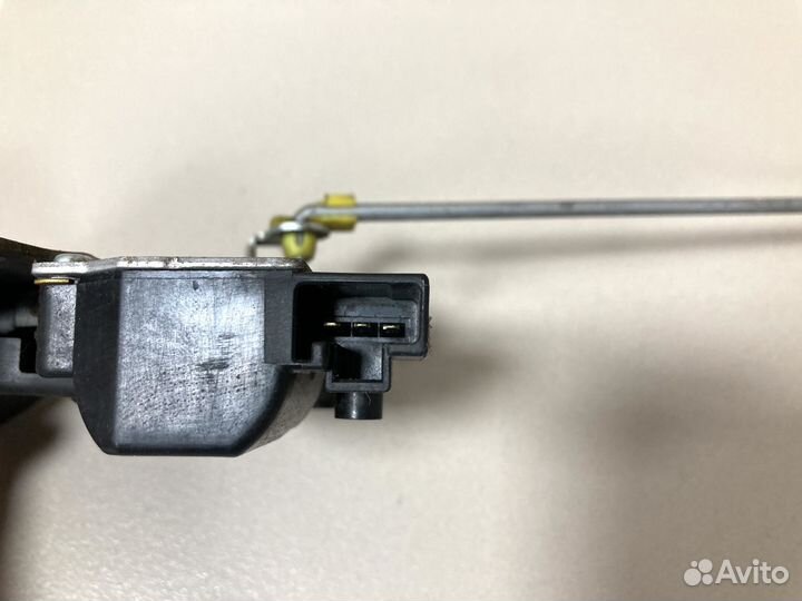 Замок крышки багажника Mitsubishi Lancer X 2007-17