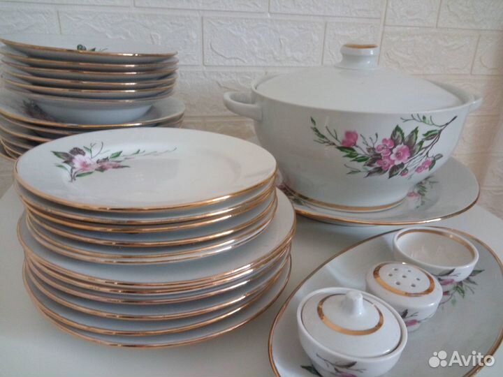 Столовый сервиз (31 предмет)