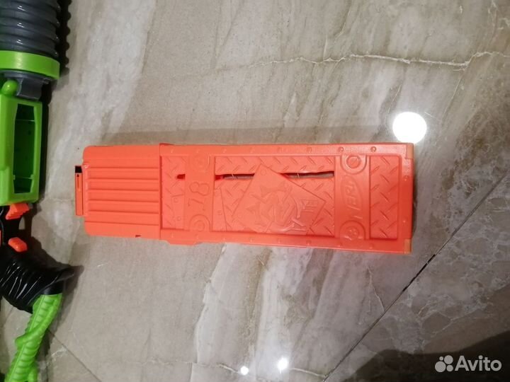 Нерф Revoltinator