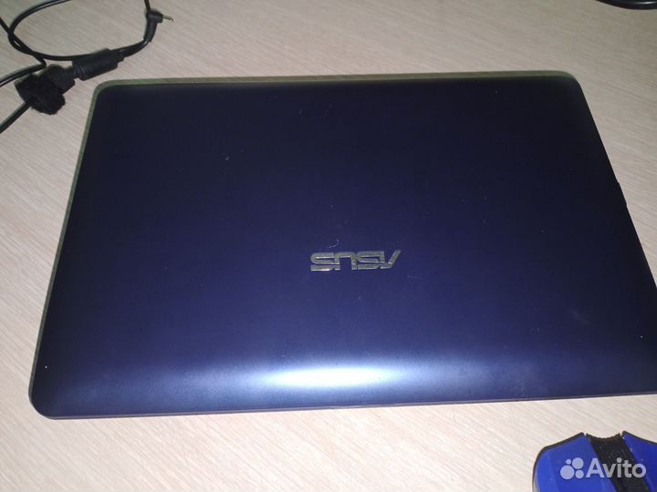 Продам нетбук asus 1015PEM