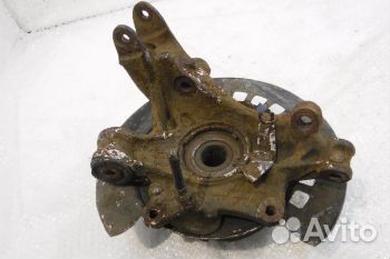 Кулак задний левый