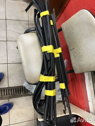 Молдинги на лобовое и внешние на стекла Passat b8