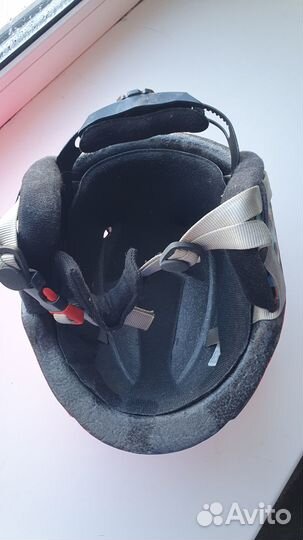 Шлем для сноуборда или горных лыж