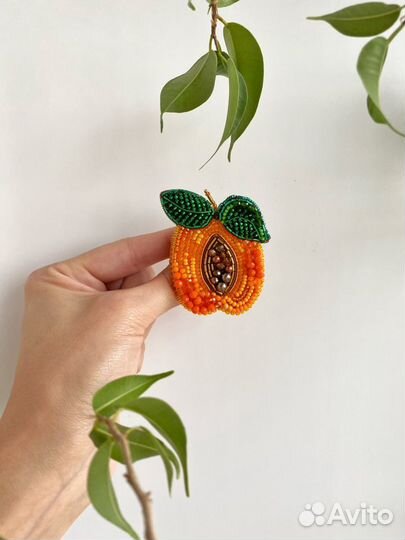 Брошь ручной работы