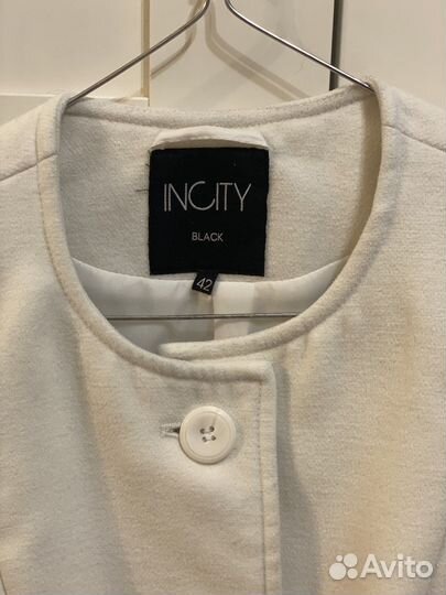 Женское белое пальто insity 42р