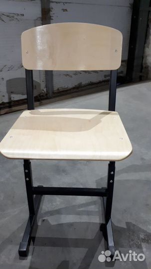 Парта, стул. Металлическая основа для школьной меб