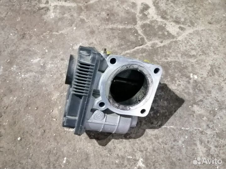 Дросельная заслонка Ниссан Примера П12 1.8