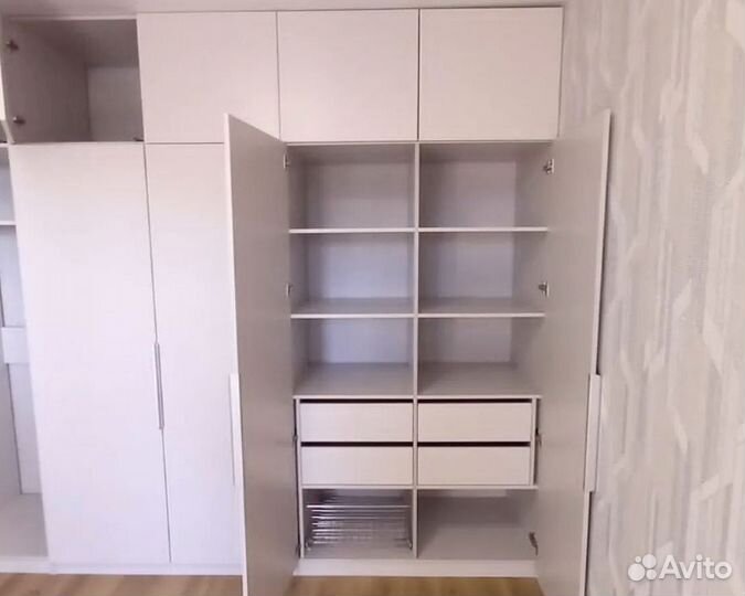 Шкаф в прихожую распашной на заказ