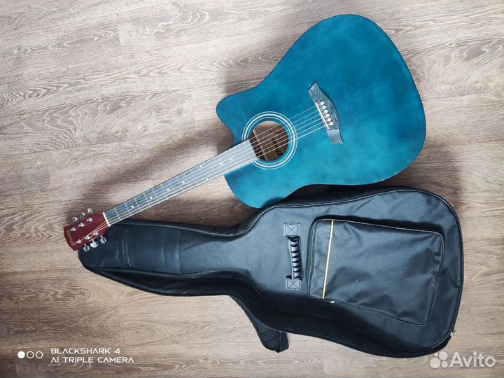 Акустическая гитара