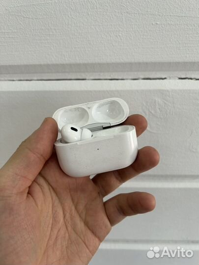 Airpods pro 2 кейс и левый наушник