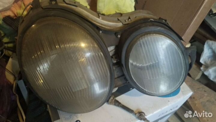 Фара Mercedes-Benz W210