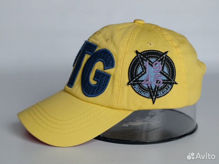 Желтая бейсболка 