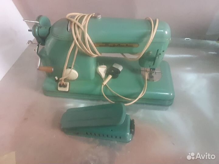 Швейная машина