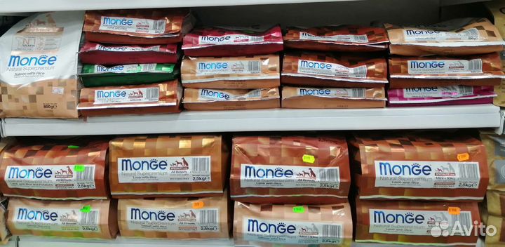 Корм monge для собак и кошек