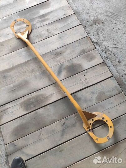 На ваз 2110 распорка