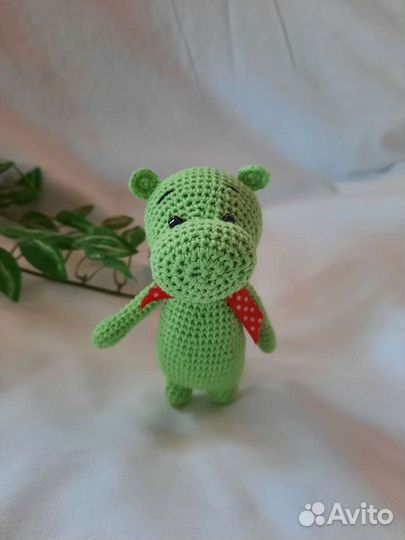 Бегемот вязаная мягкая игрушка