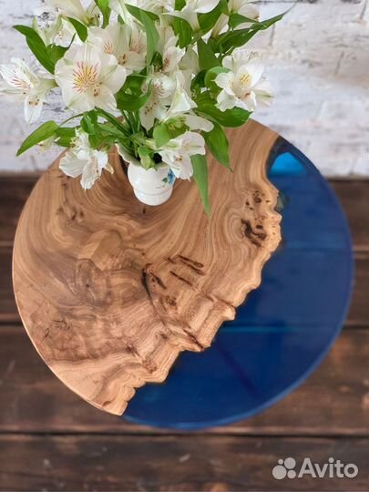 Кофейный столик из карагача и эпоксидной смолы