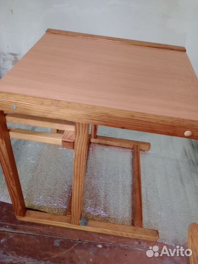 Столик и стул деревянный