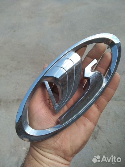 Знак ваз 21214 новый