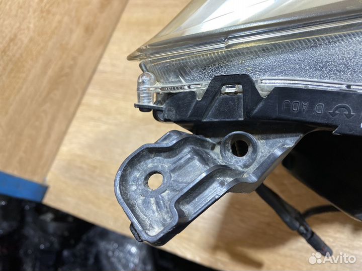 Фара передняя левая Honda Fit 2 141072