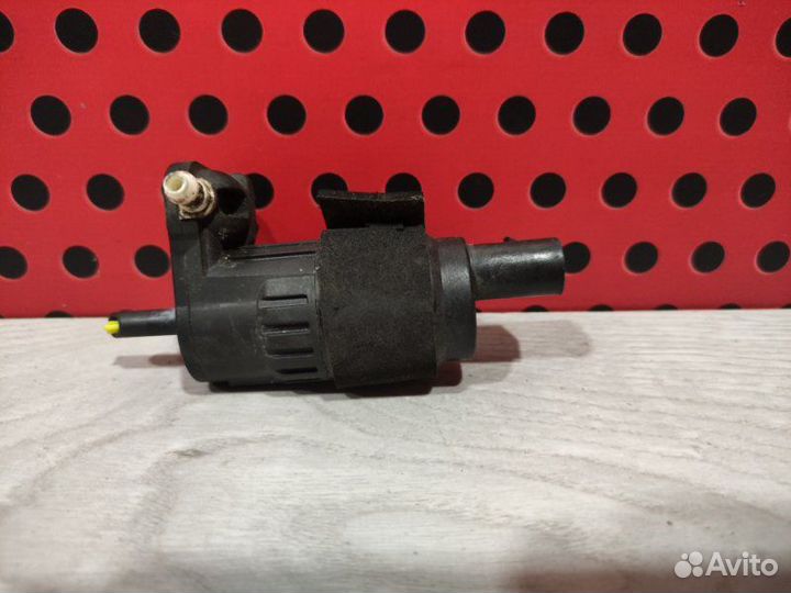 Насос (моторчик) омывателя фар Porsche Macan 95B