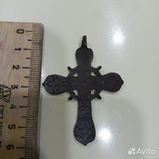 Крестик с эмалью