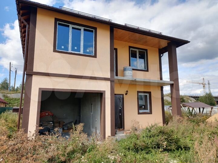 Коттедж 192 м² на участке 10 сот.