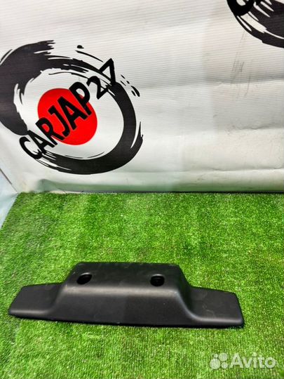 Крышка стоп сигнала Toyota Ractis NCP120 1nzfe