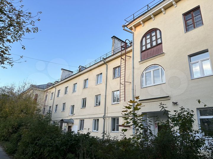 2-к. квартира, 61 м², 3/3 эт.