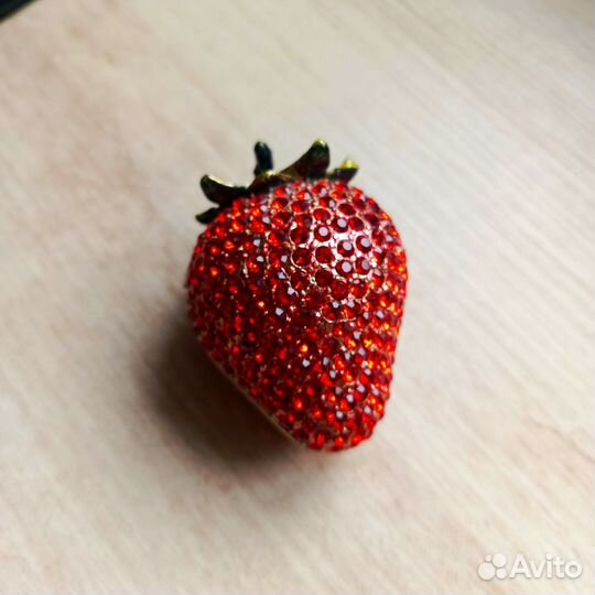 Шкатулка Ягода