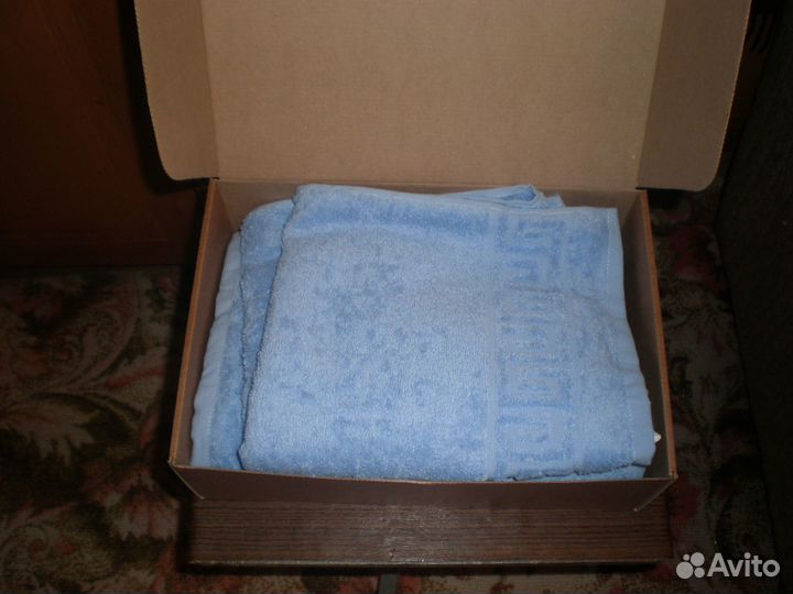 Набор махровых полотенец в коробке. Туркменистан