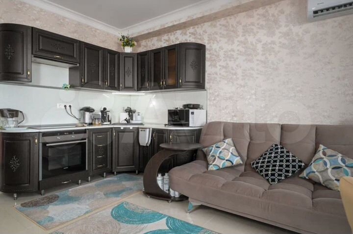 3-к. квартира, 77 м², 6/8 эт.