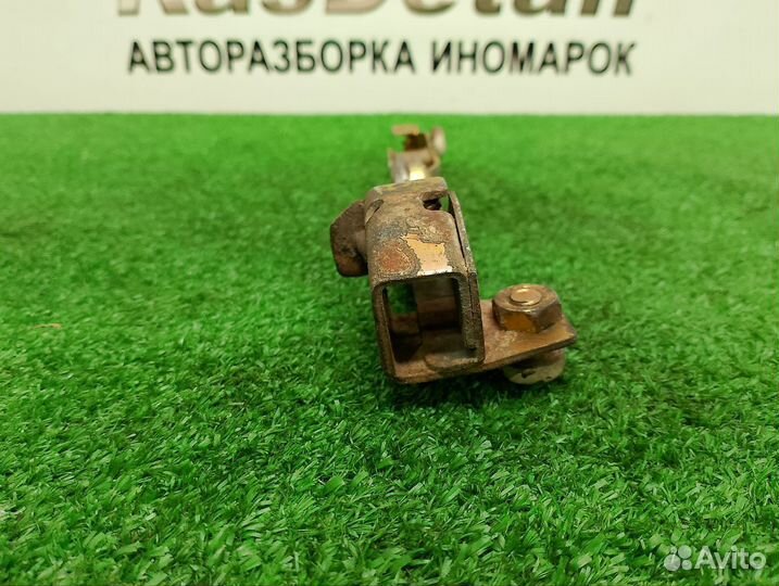Ограничитель двери Volkswagen Transporter T4