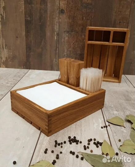 Салфетница из дерева