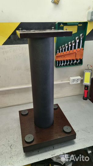 Hi-end стойки под полочную акустику