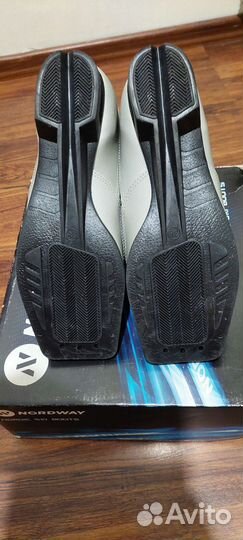 Лыжные ботинки классические 37 размер