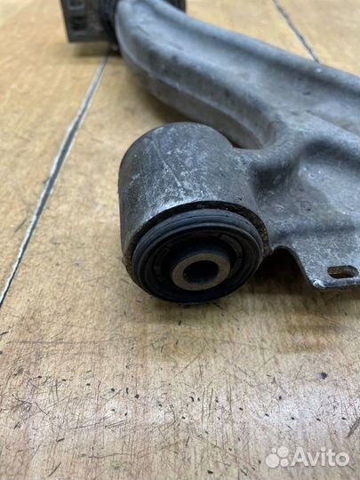 Рычаг подвески передний левый Opel Astra J хетчбэк