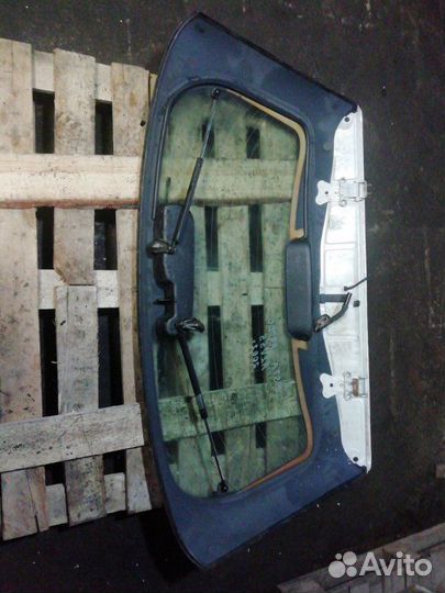 Крышка багажника задняя Toyota Vista Ardeo