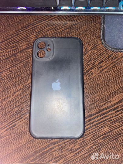 Чехол на iPhone 11