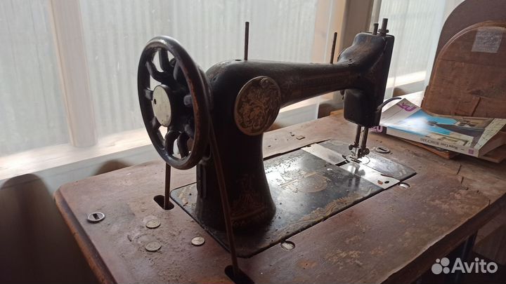 Швейная машина Singer
