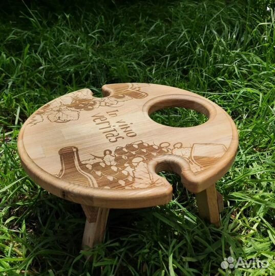 Винный столик деревянный (светлый)