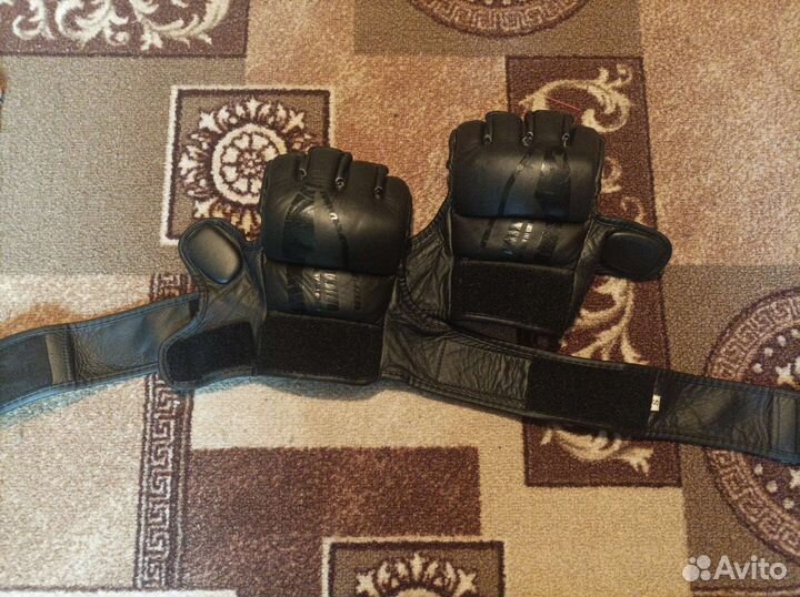 Перчатки для единоборств mma