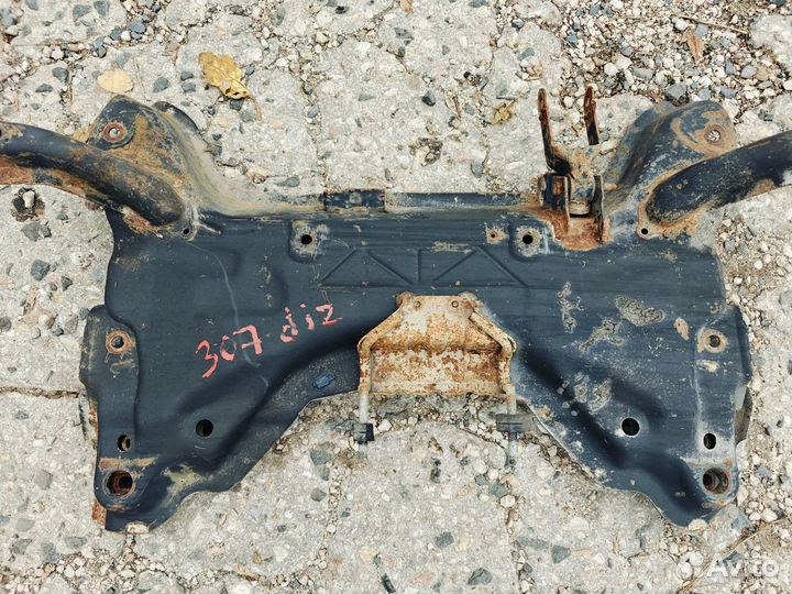 Peugeot 307 подрамник