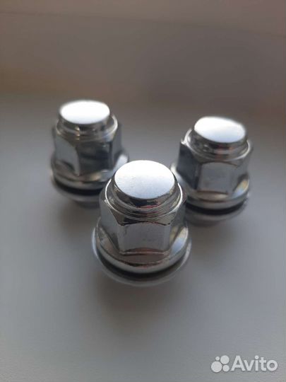 Колесные гайки 121,5