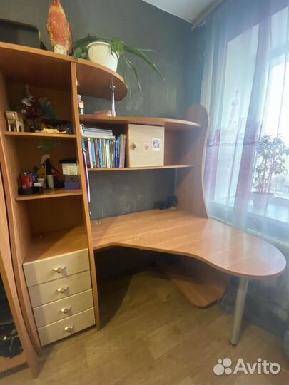 Письменный стол школьный